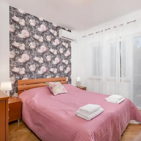 Apartamento And Charming In Vantacici *