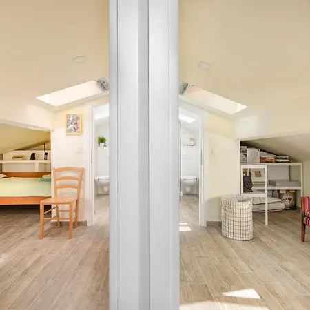 And Charming In Vantacici Apartamento